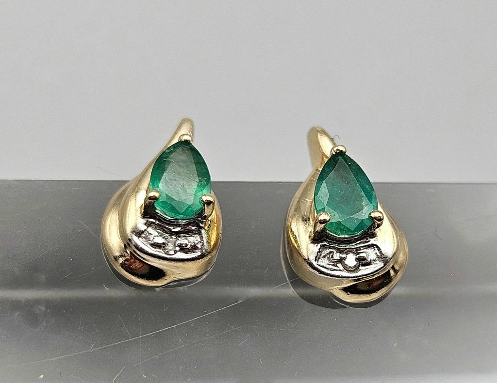 Vintage gouden oorbellen smaragd en diamanten.2025/133, Handtassen en Accessoires, Oorbellen, Ophalen of Verzenden, Zo goed als nieuw
