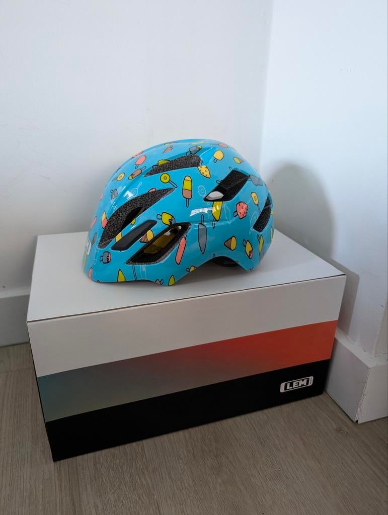 Casque de vélo pour enfants avec éclairage LED, NOUVEAU, Enlèvement ou Envoi, Comme neuf, S