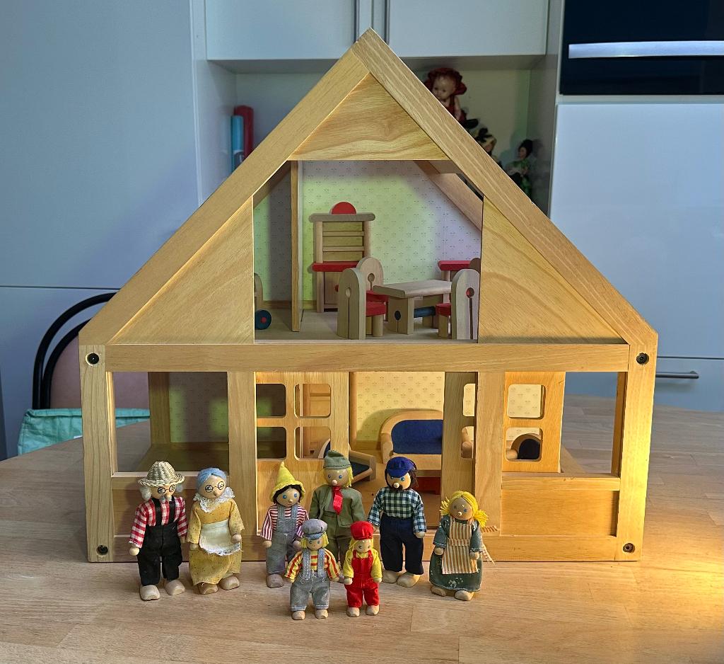 Maison de poupée en bois + 8 personnages + Meubles, Kinderen en Baby's, Speelgoed | Poppenhuizen, Zo goed als nieuw, Poppenhuis