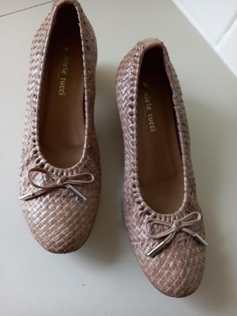 Beige lederen damesschoen maat 39., Enlèvement ou Envoi, Porté, Beige