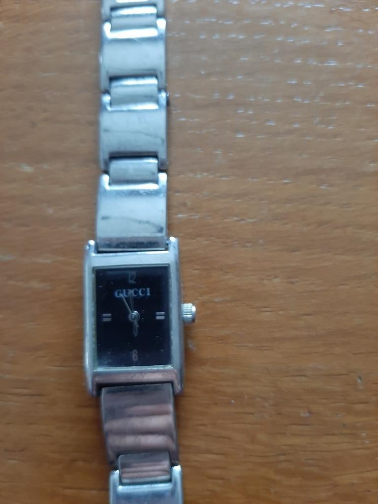 Montre pour femme à boîtier rectangulaire argenté, Enlèvement ou Envoi, Comme neuf, Argent