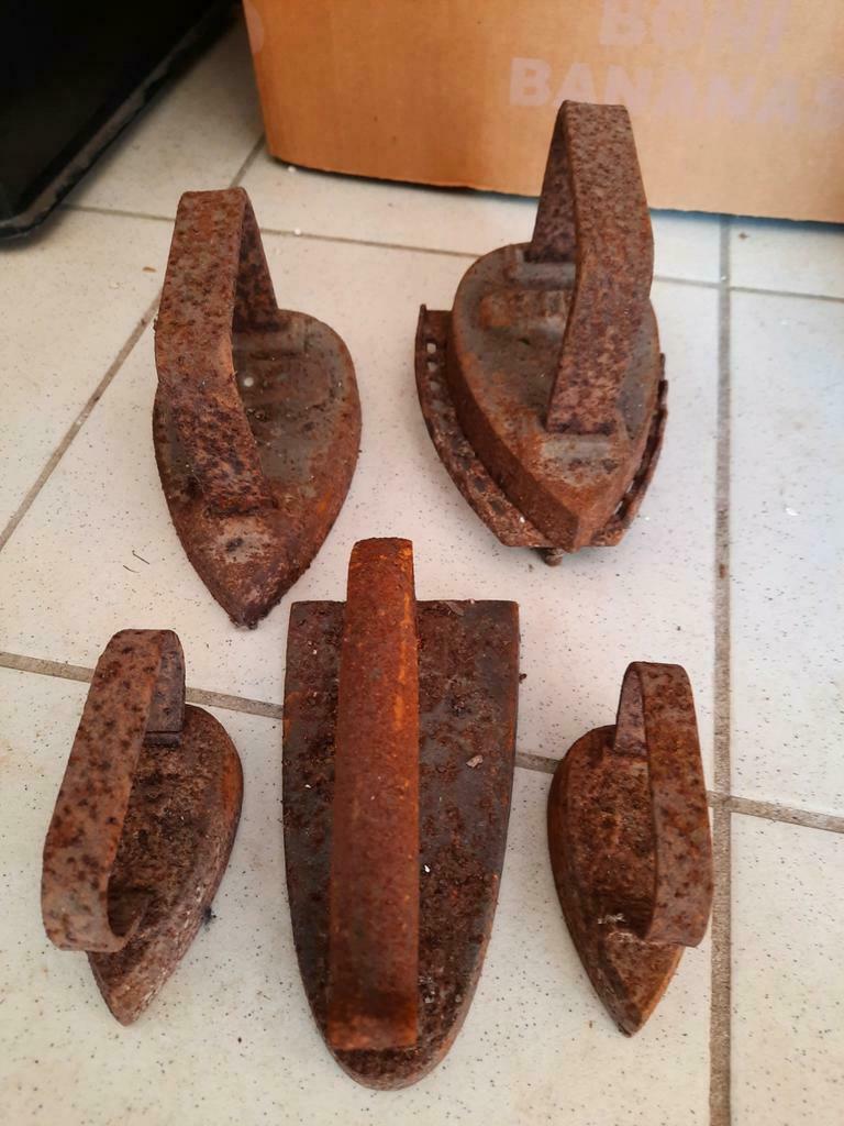 Strijkijzers , oude , gewone en 2 kleintjes ., Ophalen of Verzenden
