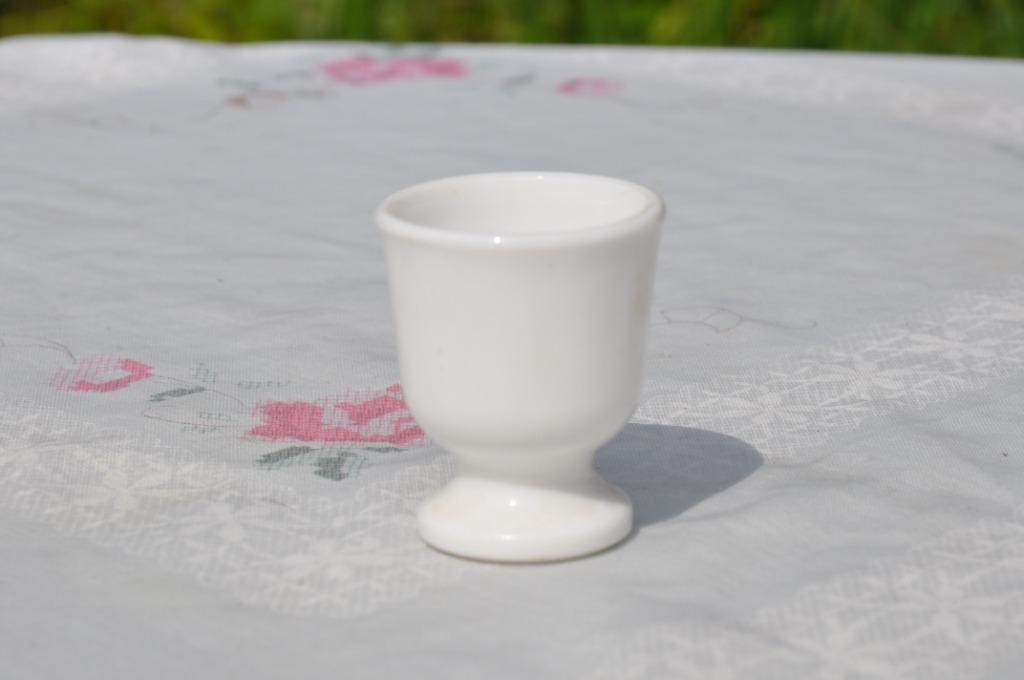 coquetier seca  opaline de foire blanche, Enlèvement ou Envoi, Comme neuf, Autres matériaux, Autres types