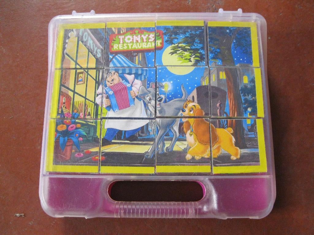 Puzzle Disney 12 cubes, Enlèvement ou Envoi, 10 à 50 pièces, Utilisé, 2 à 4 ans