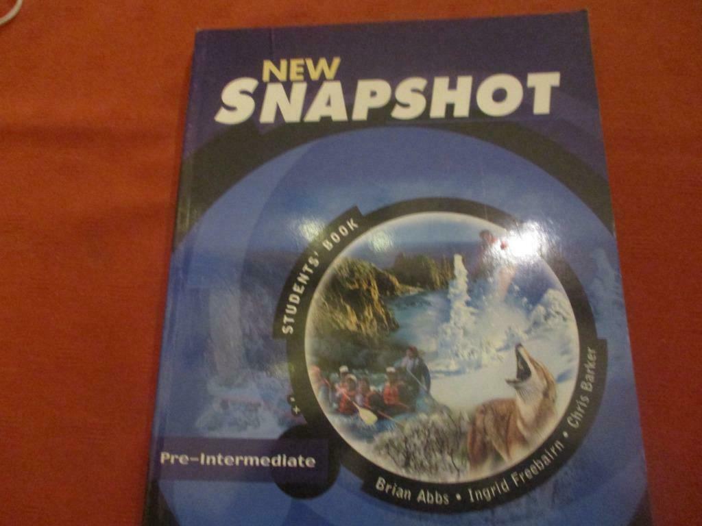 ENGLISH " NEWSNAPSHOT PRE-INTERMEDIATE" STUDENT'S BOOK., Enlèvement ou Envoi, Comme neuf, Secondaire, Anglais
