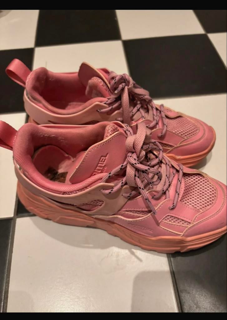 Sneakers Essentiel Antwerp maat 40, Enlèvement ou Envoi, Rose, Sneakers et Baskets, Essentiel Antwerp