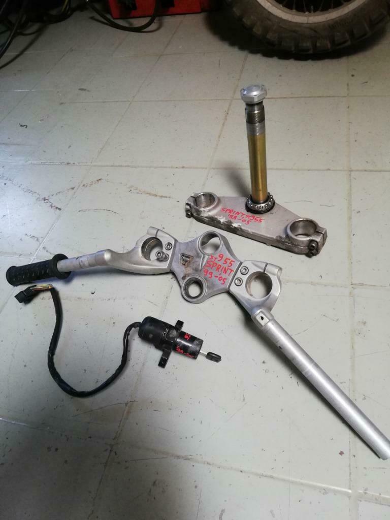 onderdelen triumph sprint st 955 van '99-'05, Enlèvement, Utilisé
