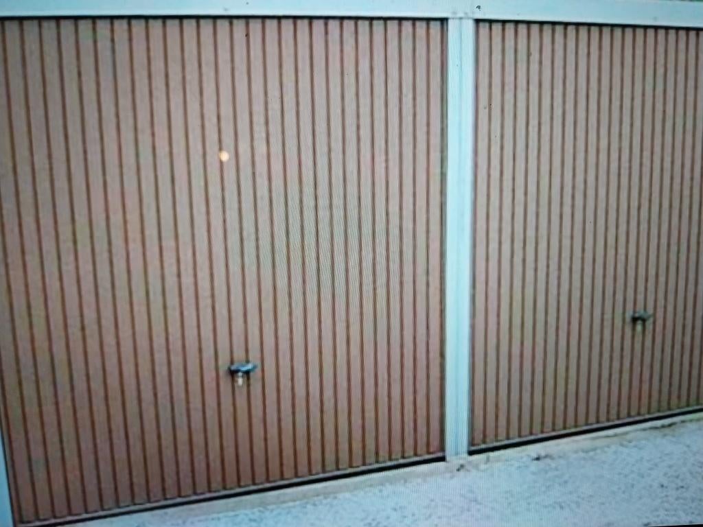 GARAGE TE HUUR, Brussel