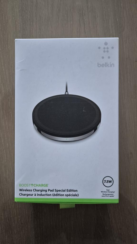 Belkin wireless charging pad, Telecommunicatie, Mobiele telefoons | Telefoon-opladers, Ophalen, Zo goed als nieuw