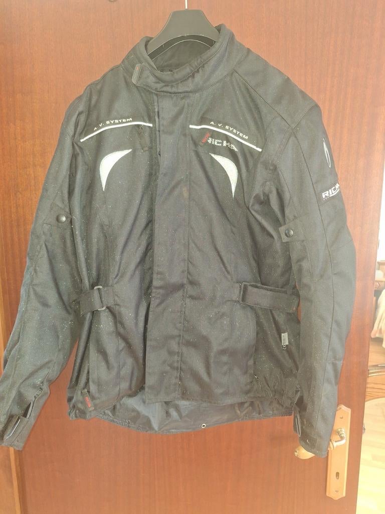 Veste moto richa, Enlèvement