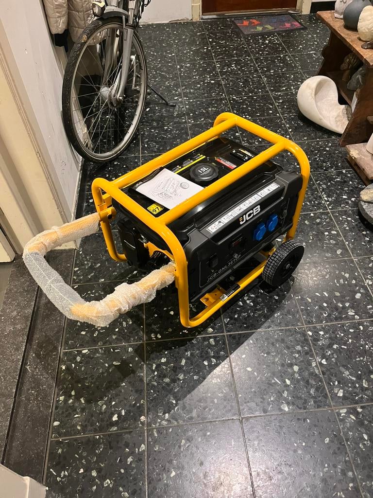 Aggregaat jcb nieuw, Doe-het-zelf en Bouw, Aggregaten, Ophalen, Zo goed als nieuw