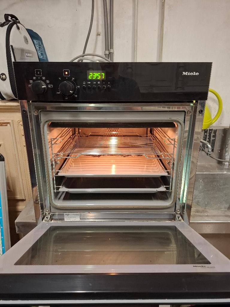 Miele inbouwoven, 60 cm of meer, Ophalen of Verzenden, Zo goed als nieuw, Oven met grill