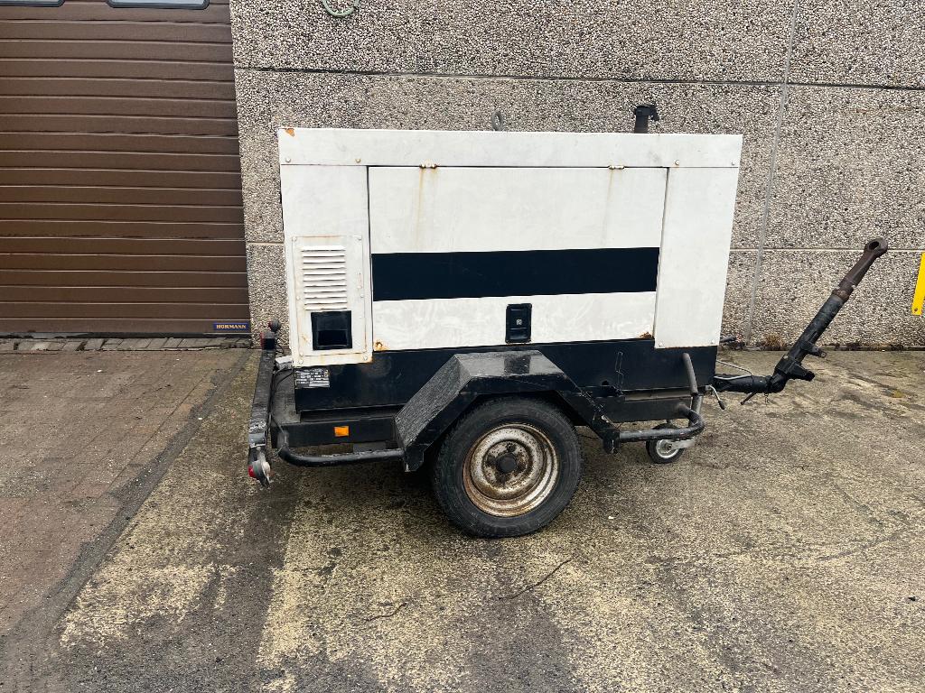 Groupe électrogène SDMO DIESEL, Bricolage & Construction, Générateurs, 10 à 30 kVA, Démarrage électrique, Enlèvement, Utilisé