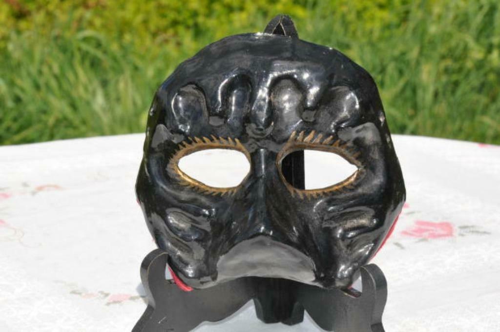 §  masque venitien terre cuite noir et or n2, Antiquités & Art, Enlèvement ou Envoi