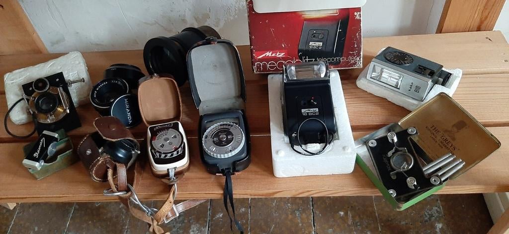 2 Flashs-2 posomètres- 2 objectifs- 1 reprox 12., Enlèvement ou Envoi, Utilisé