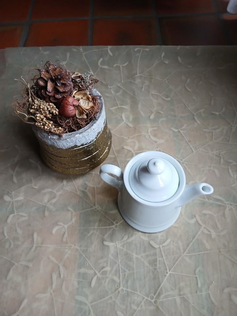 Klein Vintage koffie/theepotje porselein retro, Ophalen of Verzenden
