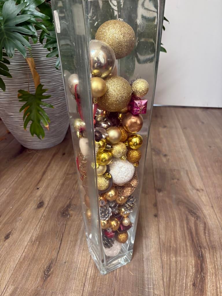 Grote glazen vaas gevuld met kerstballen, Ophalen, Zo goed als nieuw