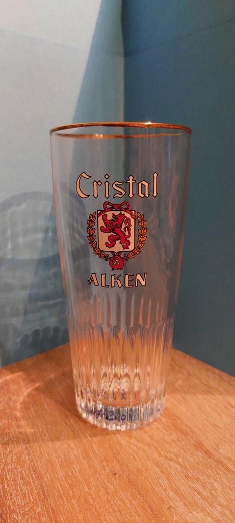 Geribde bierpint met fijn gouden boordje  Cristal Alken, Ophalen of Verzenden