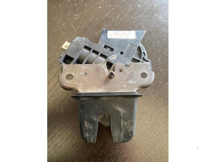 Mécanique de verrouillage hayon d'un Audi A4, Enlèvement ou Envoi, 3 mois de garantie, Utilisé, Audi