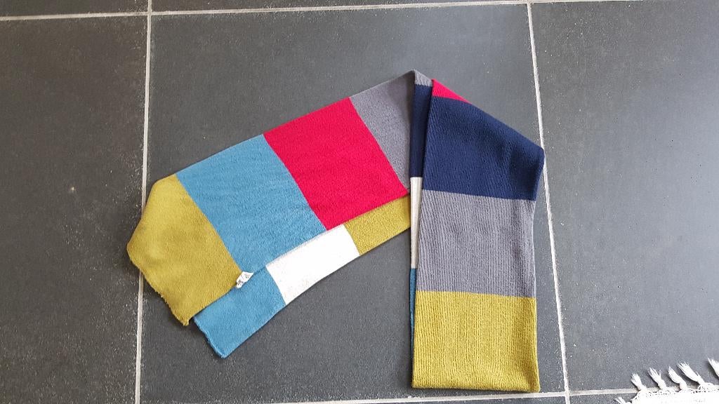 gekleurde sjaal H&M maat +/- 8 - 13 jaar, Kinderen en Baby's, Kinderkleding | Mutsen, Sjaals en Handschoenen, Gebruikt, H&M, Ophalen of Verzenden