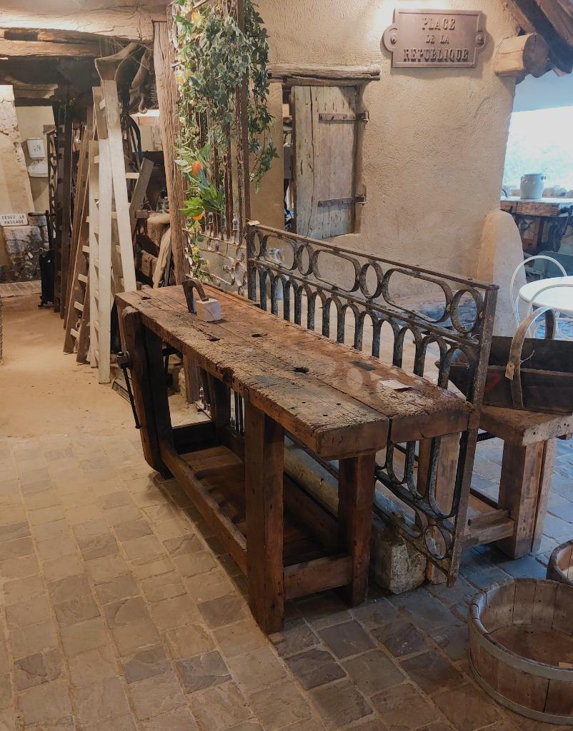 ancien établi en bois de couleur marron foncé, Enlèvement