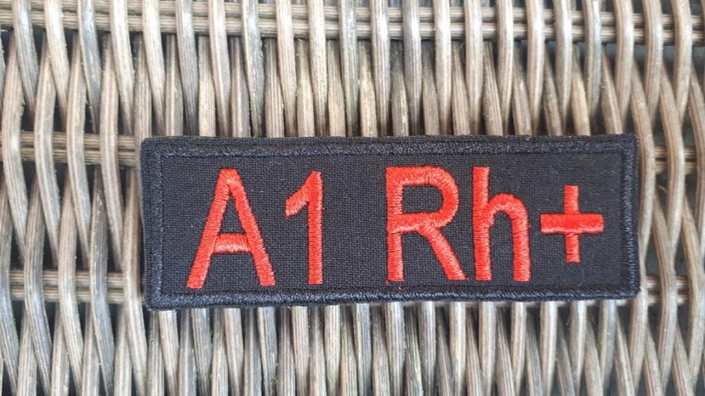 Bloedgroep A1 Rh+ strijk patch embleem - 90 x 31 mm, Ophalen of Verzenden, Nieuw