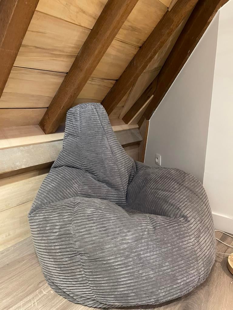 Nieuwe grijze zitzak/poef, Huis en Inrichting, Ophalen, Zo goed als nieuw, Zitzak
