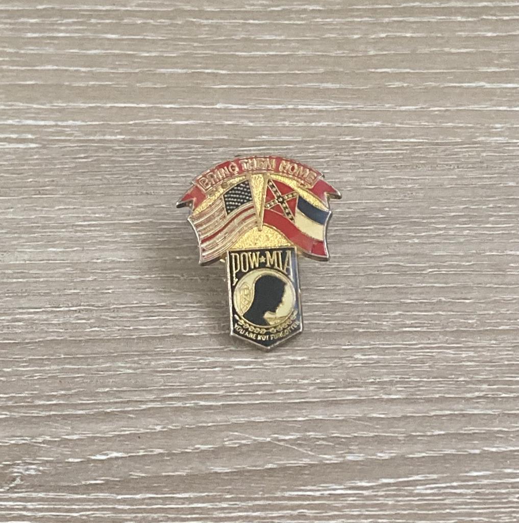 PIN - POW MIA - BRING THEM HOME - AMERICAN ARMY - LEGER, Verzamelen, Speldjes, Pins en Buttons, Verzenden, Gebruikt, Overige onderwerpen
