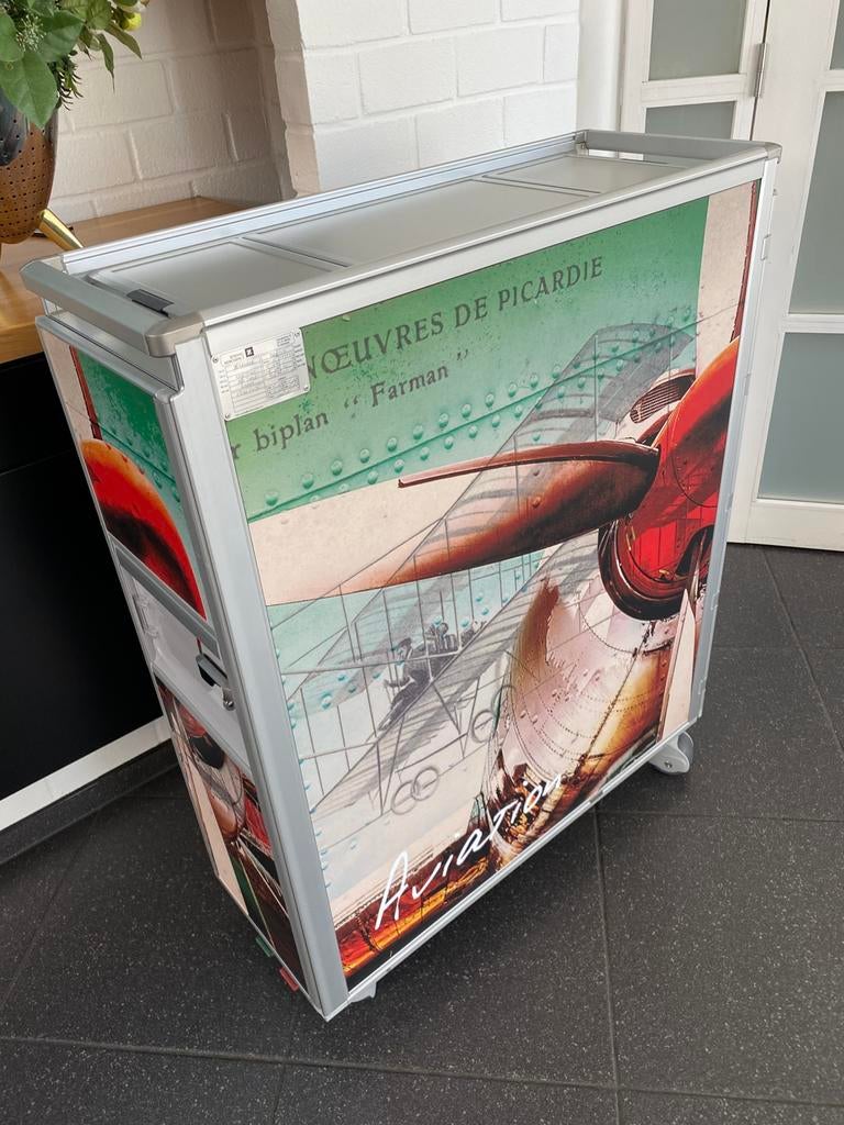 Vliegtuigtrolley met mooie tekening, Ophalen, Zo goed als nieuw