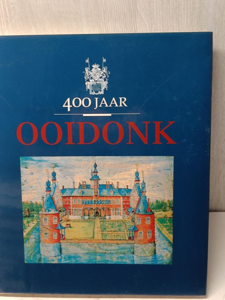 400 jaar ooidonk Noël Kerckhaert, Ophalen of Verzenden, Zo goed als nieuw