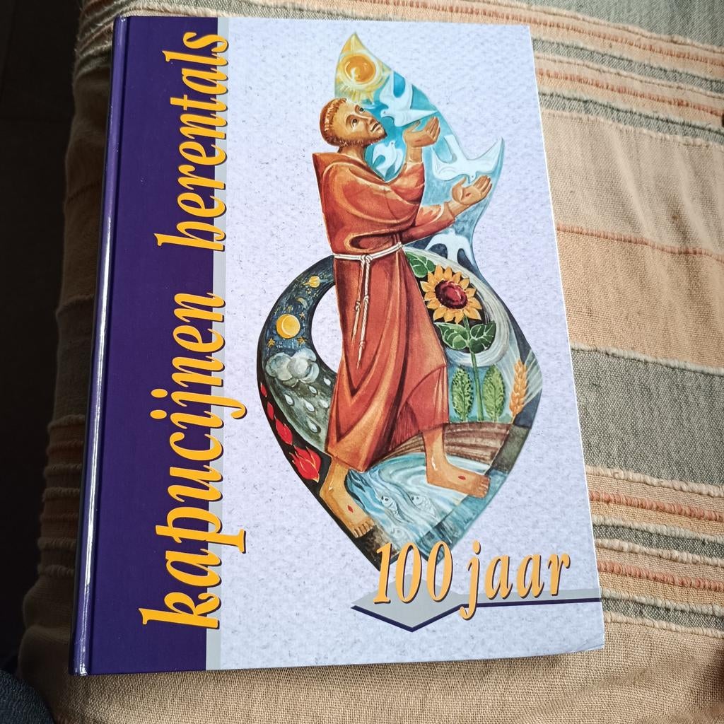 Kapucijnen Herentals 100 jaar, Ophalen of Verzenden, Zo goed als nieuw