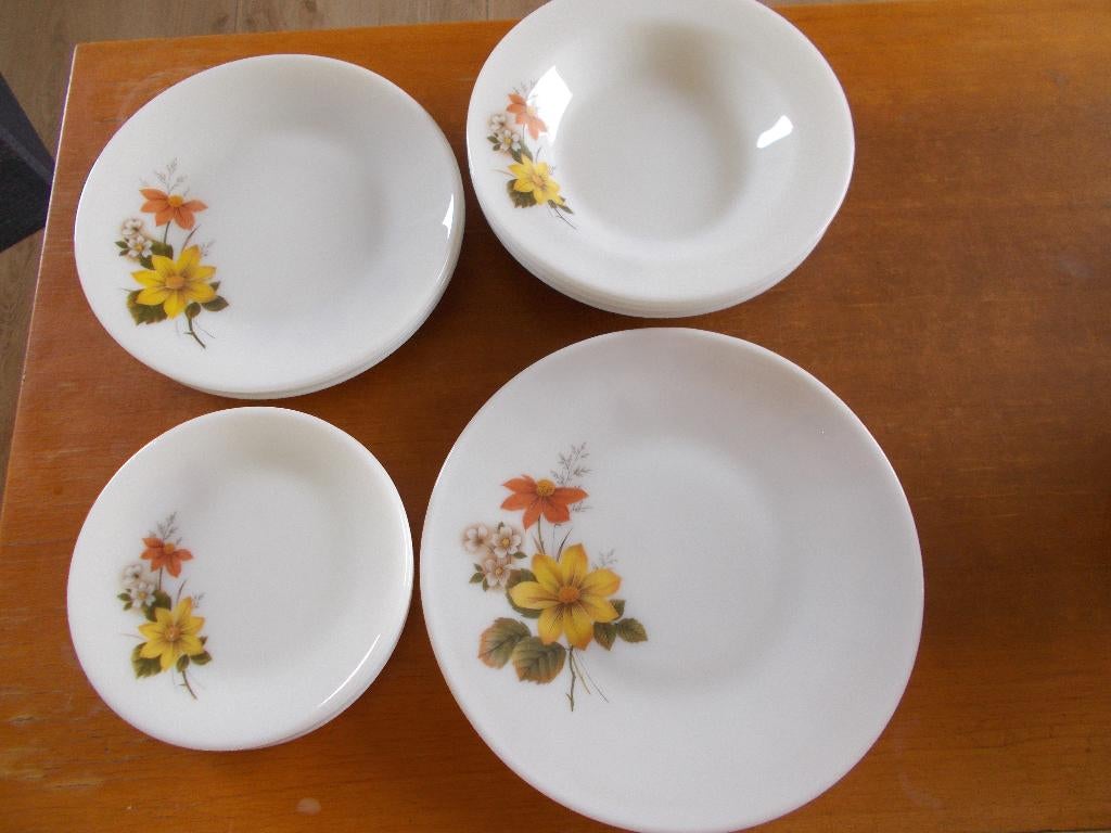 JAJ Pyrex made in England serviesje Retro, Verzamelen, Retro, Ophalen