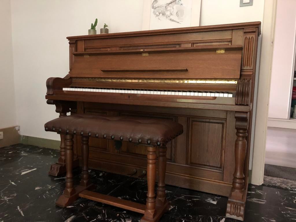mooie piano van Rippen largo eik, Muziek en Instrumenten, Piano's, Ophalen, Gebruikt, Bruin, Piano