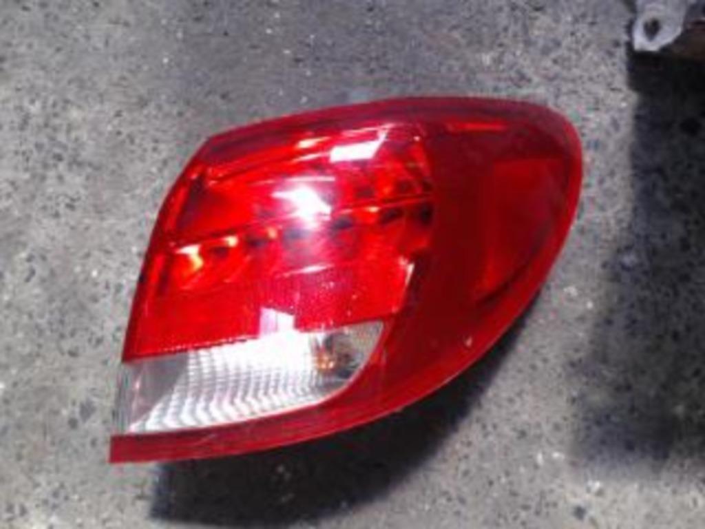 Feu arrière droit Mercedes W242 2014-2019 LP/14246, Ophalen of Verzenden, Gebruikt