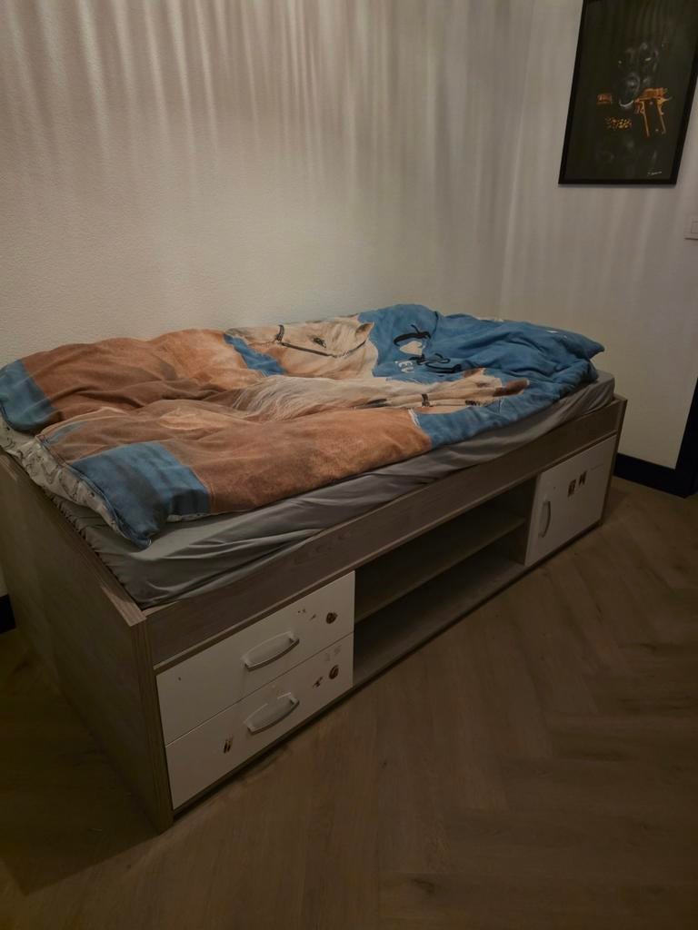 Bed 90×200 met veel opbergruimte, Ophalen