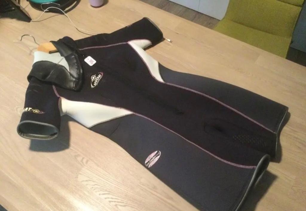 Beuchat Focea Damesshorty 5mm met kap size M/L - Ecocheques, Enlèvement ou Envoi, Comme neuf, Combinaison de plongée