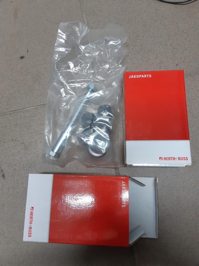 Paire de biellette de barre stabilisatrice Nissan D22, Enlèvement ou Envoi, Neuf, Nissan