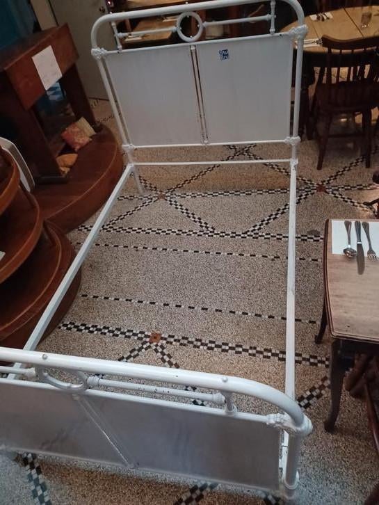 Antiek bed, Huis en Inrichting, Slaapkamer | Bedden, Ophalen, Gebruikt, Eenpersoons, Wit