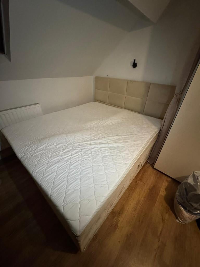 Boxspring kingsize bed 180x200 + matrastopper, Ophalen, Gebruikt, Beige