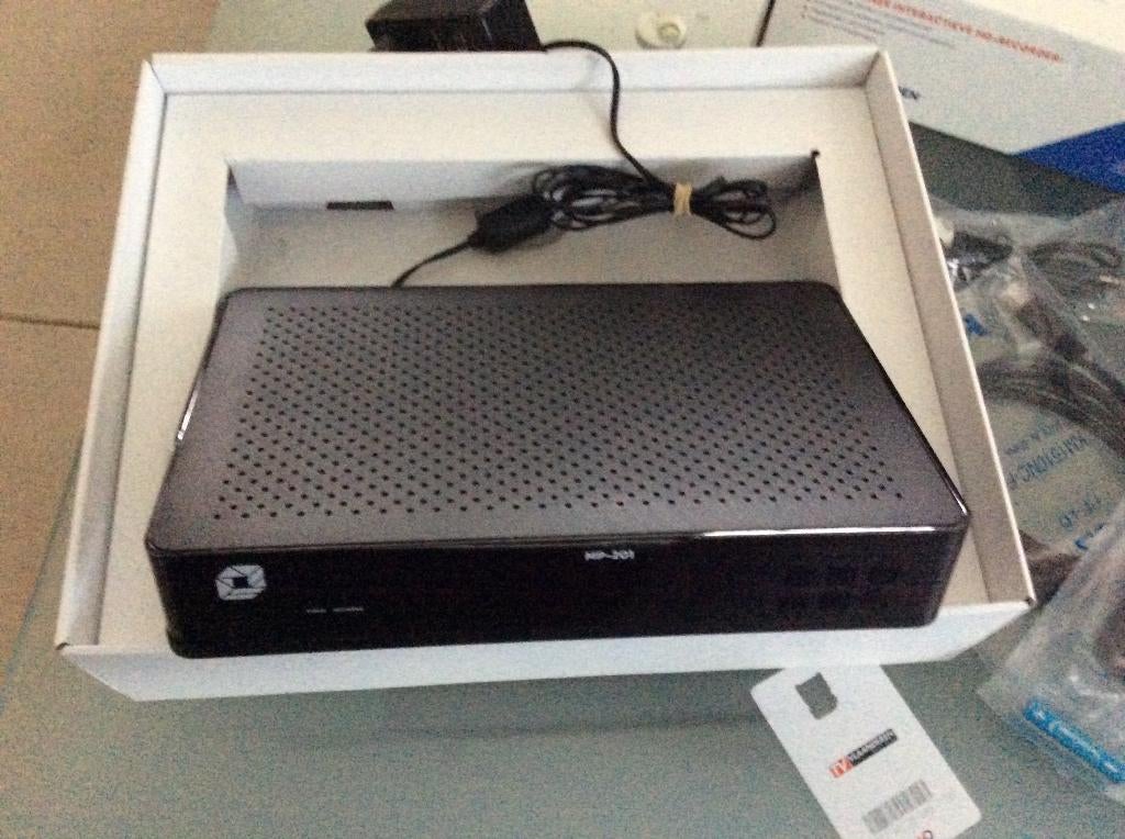 Satellietontvanger TV Vlaanderen met harde schijf, TV, Hi-fi & Vidéo, Antennes paroboliques, Enlèvement ou Envoi, Comme neuf, Autres marques