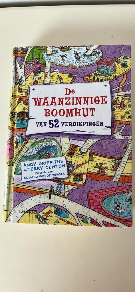 De waanzinnige boomhut 4, Ophalen, Gelezen