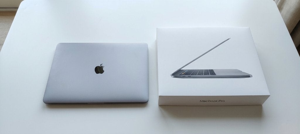 MacBook Pro 13” (Intel processor - Touch Bar) – Als nieuw, Computers en Software, Apple Macbooks, 256 GB, 8 GB, 13 inch, Ophalen of Verzenden
