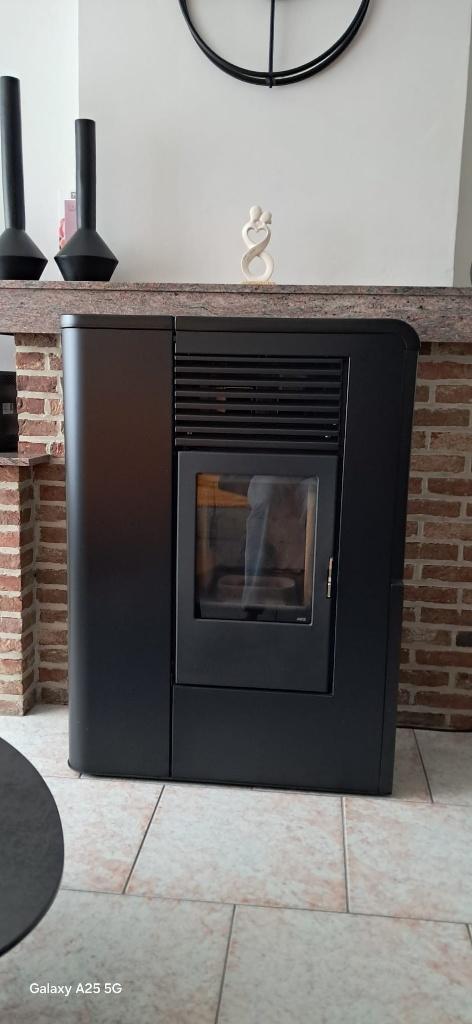 Poêle à granulés MCZ Flat + 10 sac de pellets, Autres carburants, Enlèvement, Utilisé, Poêle à granulés