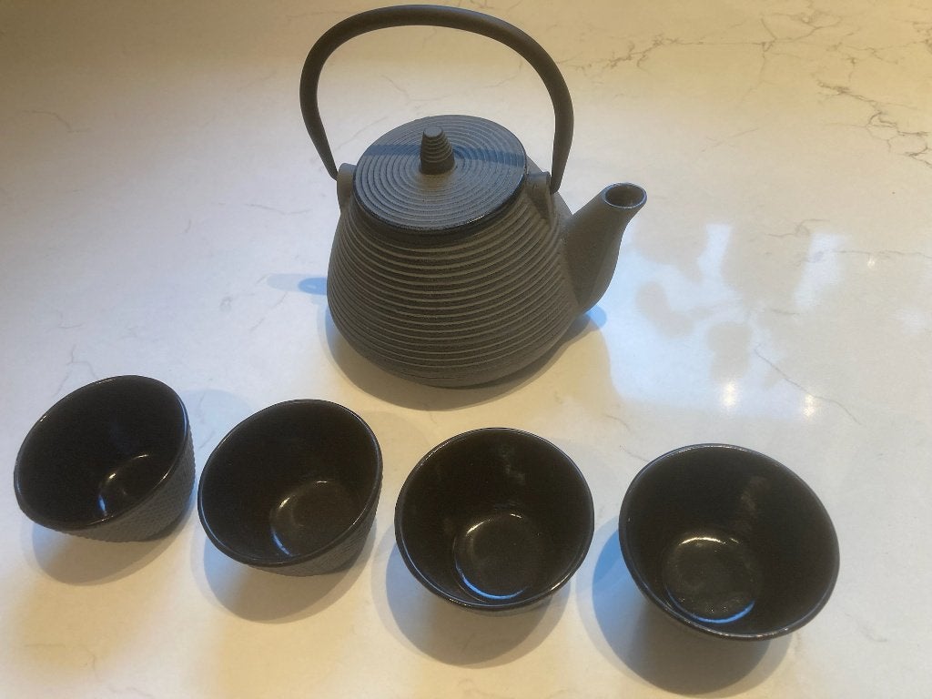 Thee pot met 4 koppen, Theepot/fluitketel, Ophalen, Zo goed als nieuw