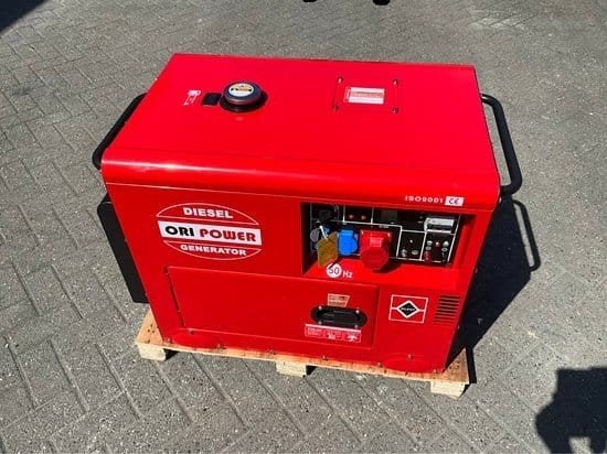 stroomgroep/generator 5500w nieuw gratis bezorging Actie, Nieuw, Ophalen of Verzenden, 5 tot 10 kVA, Elektrisch startend