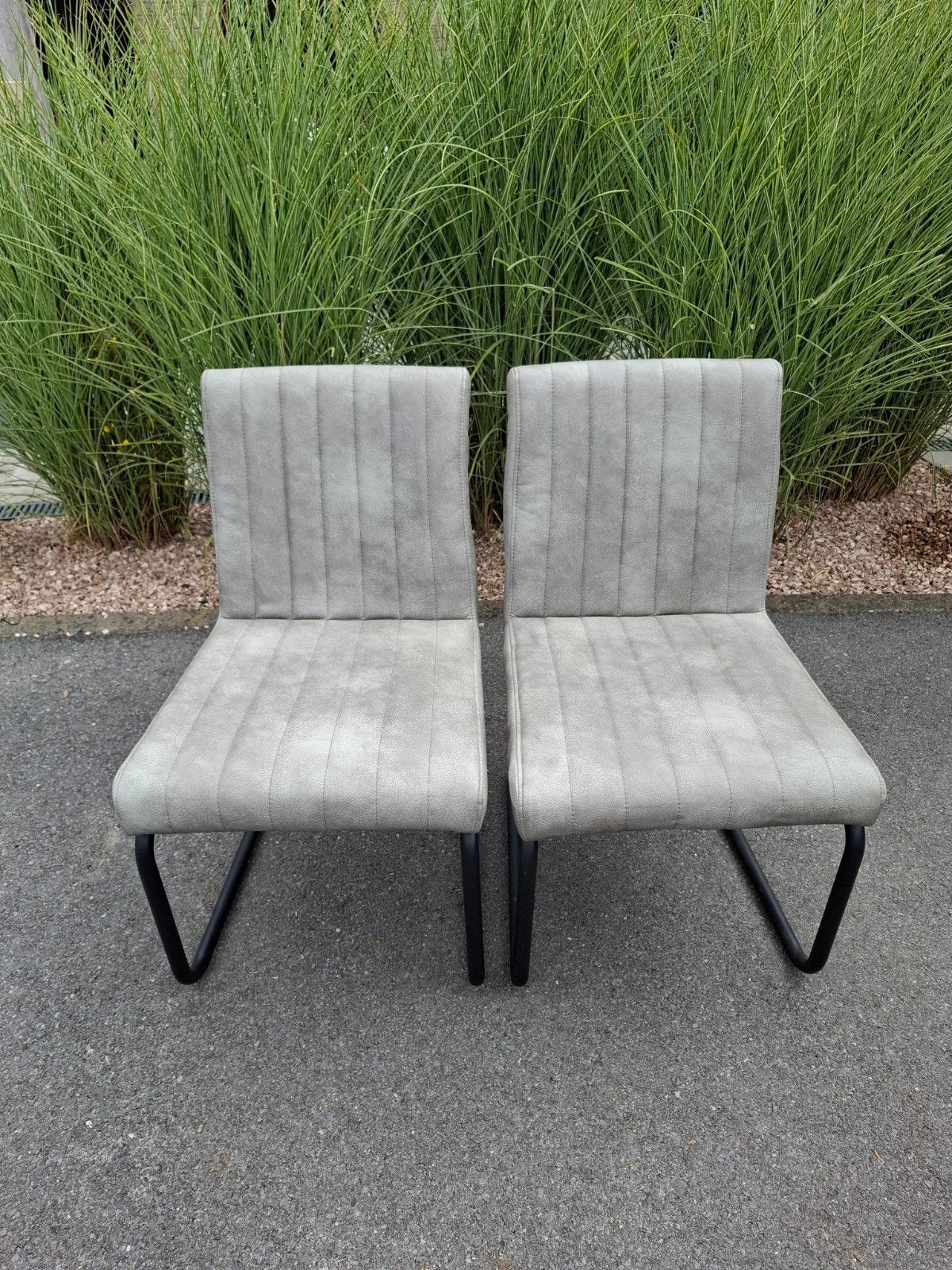 2 grijze stoelen, Maison & Meubles, Chaises, Enlèvement, Utilisé, Gris, Deux