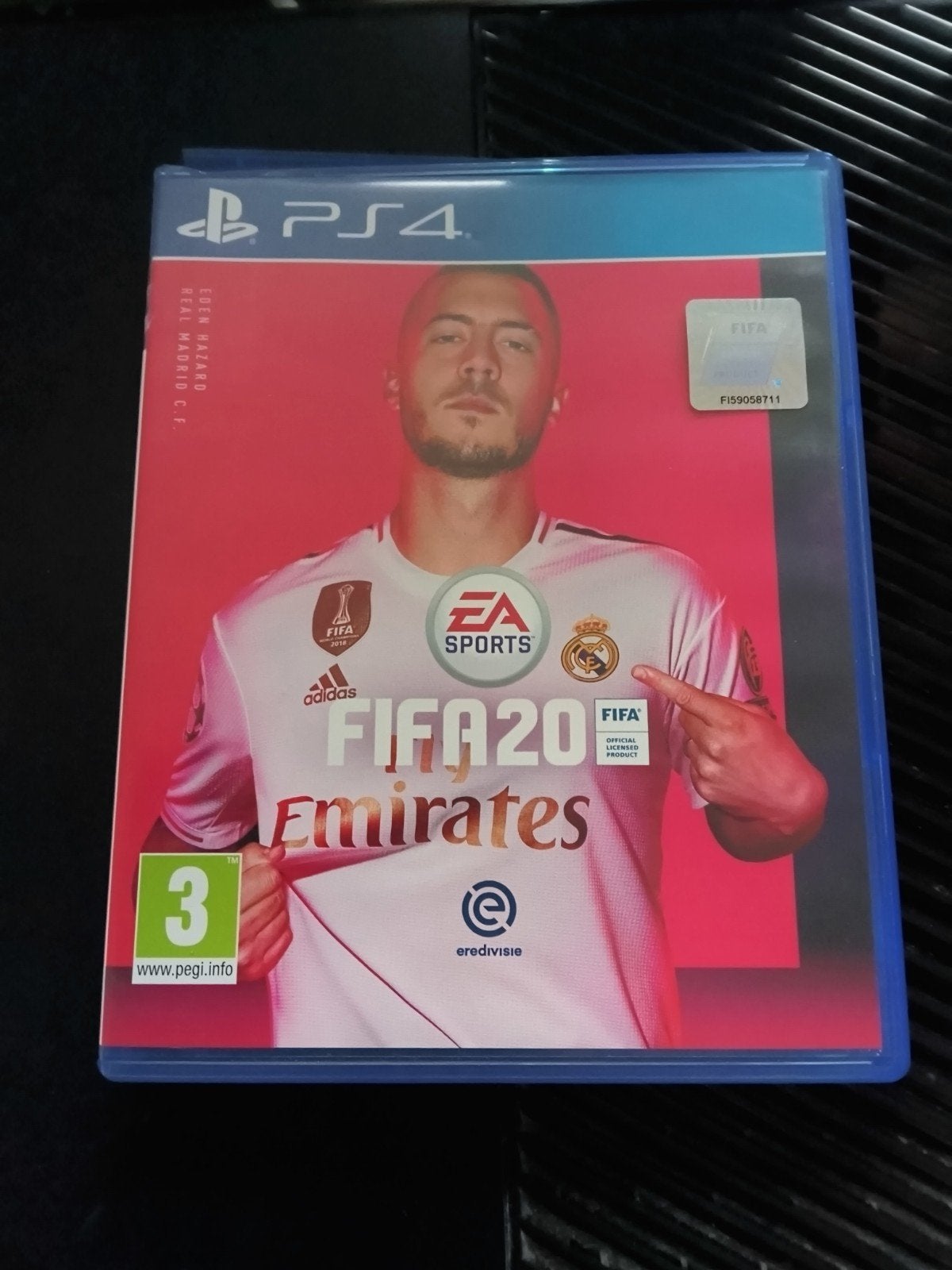 FIFA 20 pour PlayStation 4, Online, 2 joueurs, Comme neuf, À partir de 3 ans