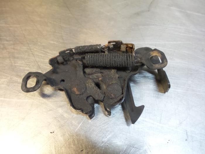 Slotmechaniek Motorkap van een Nissan Micra (Micra 03-), Gebruikt, -, -, Ophalen of Verzenden