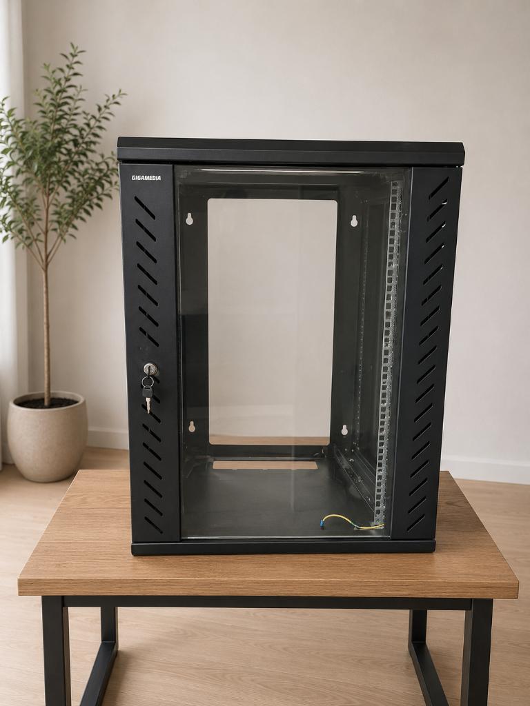 GIGAMEDIA 19” 15U serverkast / netwerkkast met glazen deur, Computers en Software, Ophalen, Zo goed als nieuw, Glas