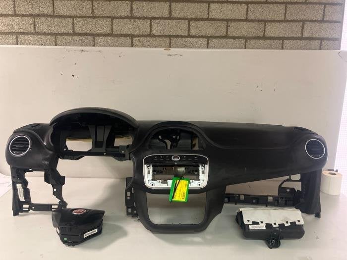 Airbag set + dashboard van een Fiat Punto Evo, Gebruikt, -, -, Ophalen of Verzenden